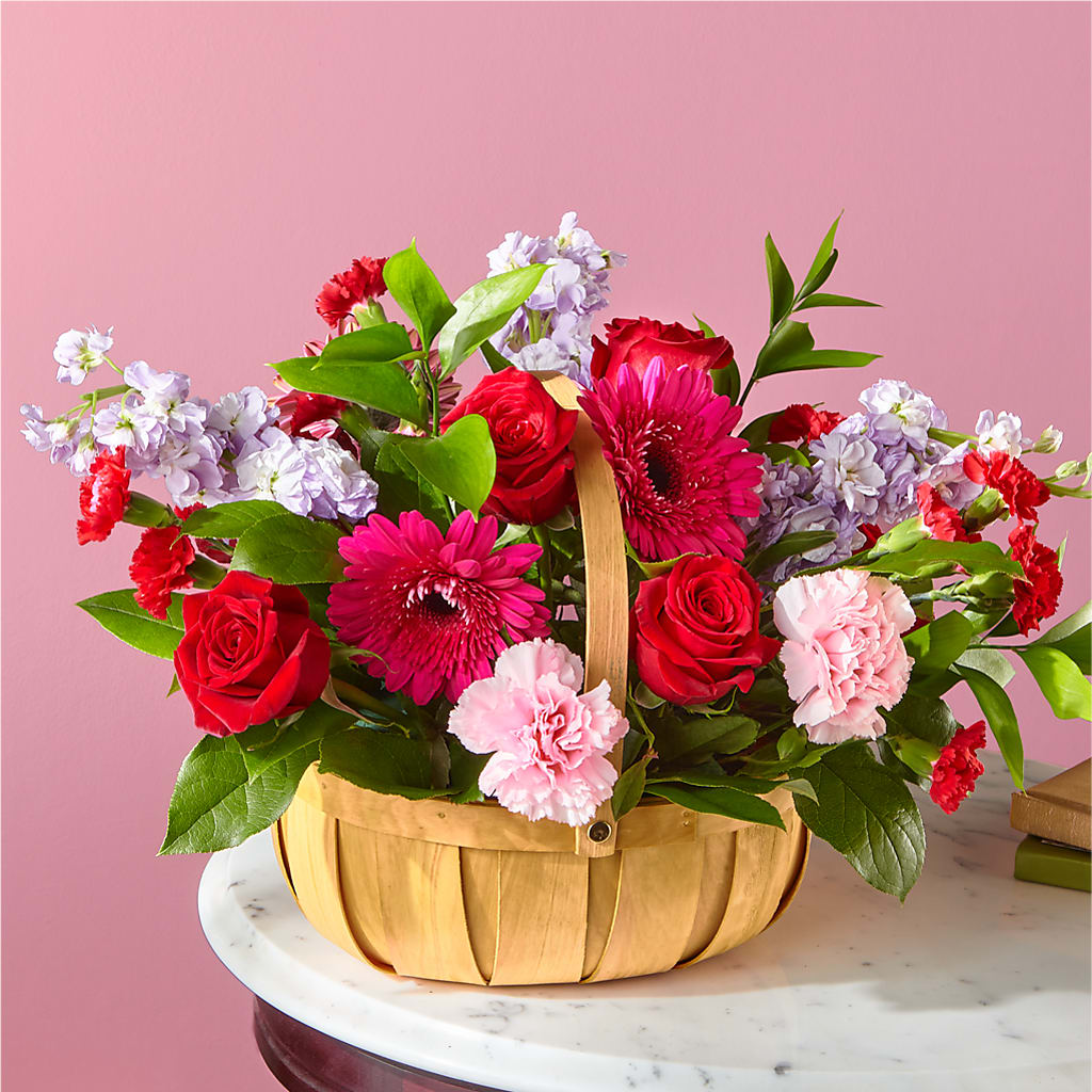 Pink Picnic Basket – Misrak Dicore And Event Organizer, Springfield VA